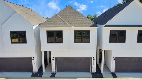 2349 Hoskins Dr, Houston, TX, 77080-5425 | Card Image