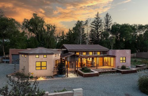 110 Los Pandos Ln, Taos, NM, 87571-4464 | Card Image