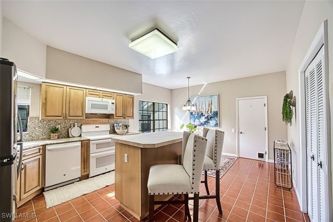 APT-206 - 16391 Fairway Woods Dr, Condo with 2 bedrooms, 2 bathrooms and null parking in FORT MYERS FL | Image 17