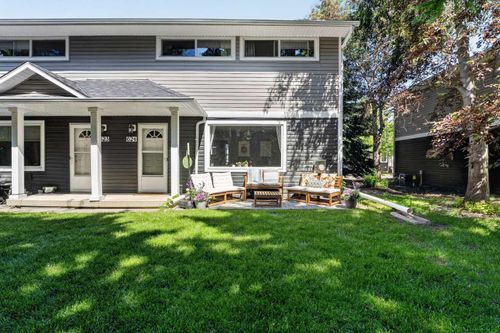 624 Regal Pk Ne, Calgary, AB, T2E0S6 | Card Image