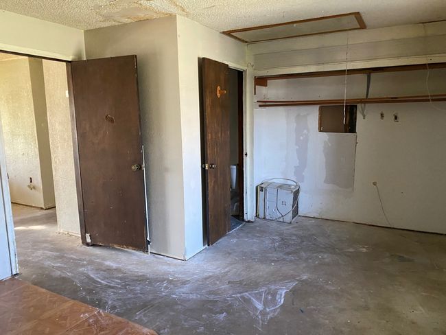 501 S Clay St, House other with 3 bedrooms, 2 bathrooms and null parking in Henrietta TX | Image 9