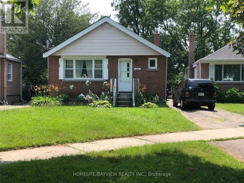 27 Fairfax (Main Floor) Crescent E, Toronto (Clairlea-Birchmount), ON, M1L1Z6 | Card Image