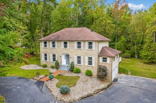 5 Fernwood Rd, Warren, NJ, 07059-5739 | Card Image