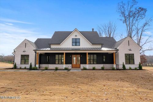 14871 Fairview Rd, Byhalia, MS, 38611-7327 | Card Image