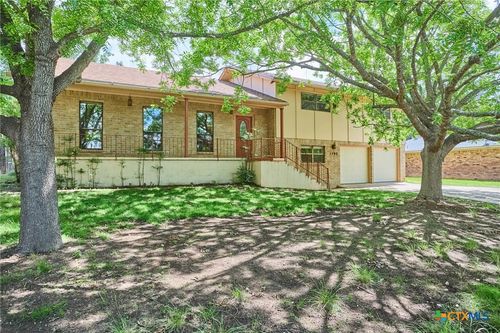 1702 Susan Dr, Kerrville, TX, 78028-3942 | Card Image