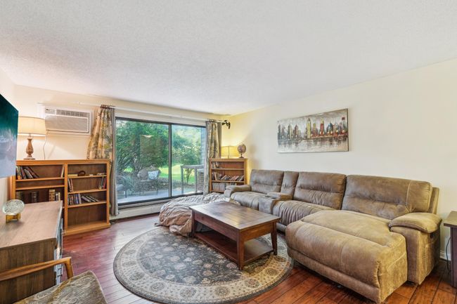 04_interior.jpg | Image 4