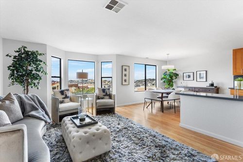 52 Jennings Ct, San Francisco, CA, 94124-1718 | Card Image