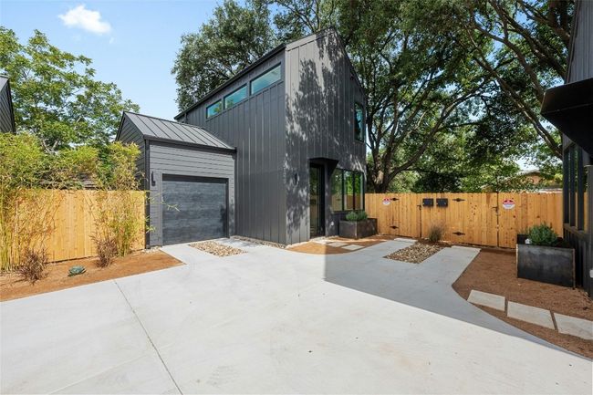 B - 2010 Gathright Cv, House other with 2 bedrooms, 3 bathrooms and 1 parking in Austin TX | Image 23