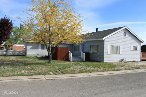 320 Reyes Way, Yerington, NV, 89447-2369 | Card Image