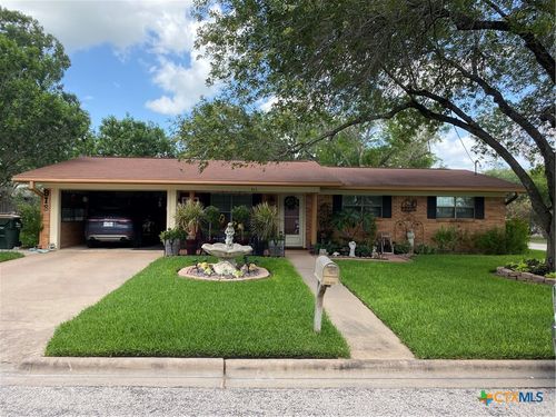 913 S Welhausen Avenue Corner, Shiner, TX, 77984 | Card Image
