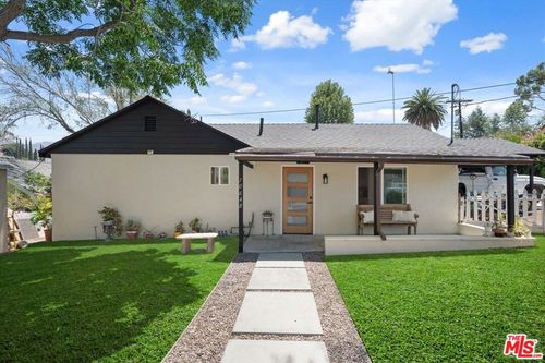 10648 Franlie Dr, Sunland, CA, 91040 | Card Image