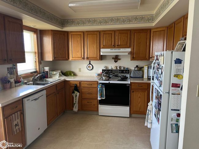 324 S Washington Ave, Home with 0 bedrooms, 0 bathrooms and 2 parking in Eagle Grove IA | Image 5