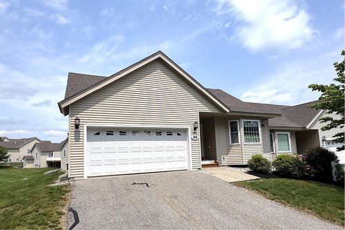 164 Hall Rd, Fremont, NH, 03044-3345 | Card Image