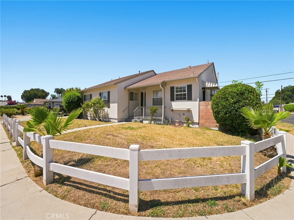Residential in Reseda 4