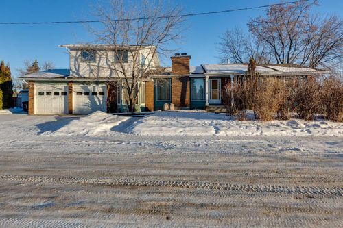 3 Armstrong Close, Red Deer, AB, T4R1C6 | Card Image