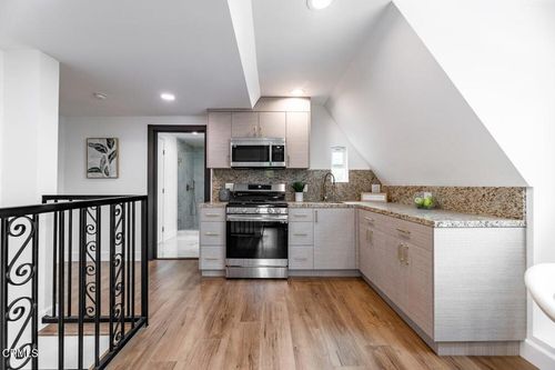 aa-1161 Ruberta Ave, Glendale, CA, 91201-1938 | Card Image