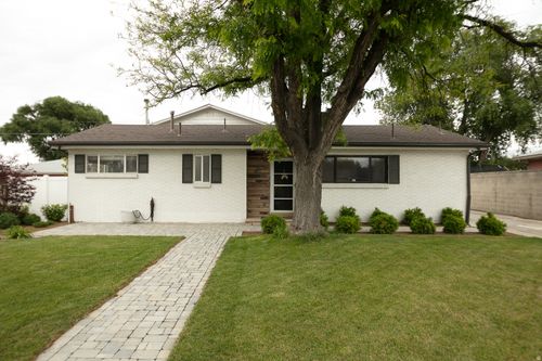 132 W Washington Ave, Murray, UT, 84107-5860 | Card Image