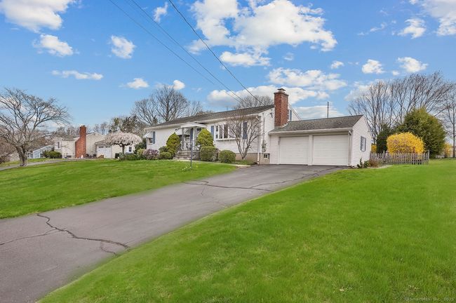 21 Randall Dr, House other with 3 bedrooms, 2 bathrooms and 2 parking in Trumbull CT | Image 33