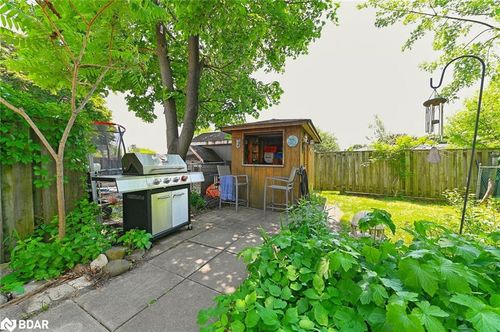4 Greenfield Sq, Brampton, ON, L6S2J3 | Card Image
