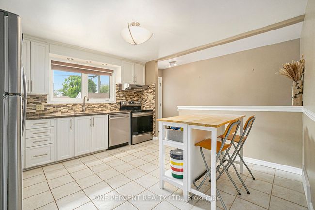 1208 Stanton Rd, House other with 3 bedrooms, 2 bathrooms and 5 parking in Ottawa ON | Image 7