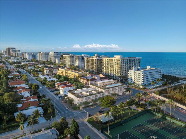 210 - 8800 Collins Ave, Condo with 2 bedrooms, 2 bathrooms and null parking in Surfside FL | Image 12