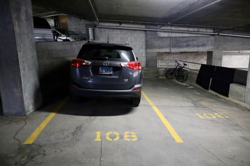 p-108-600 N Kingsbury St, Chicago, IL, 60654-8114 | Card Image