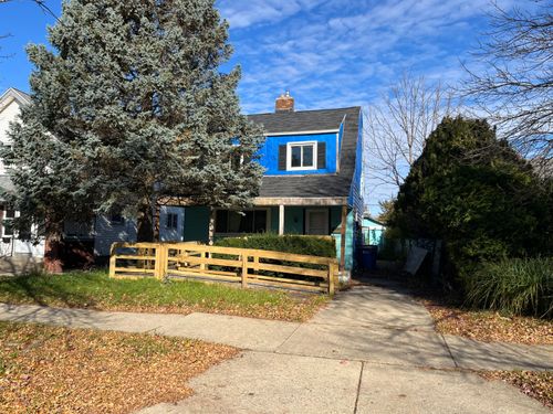 859 Lake Michigan Dr Nw, Grand Rapids, MI, 49504-5660 | Card Image