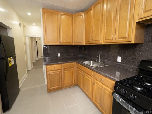 125 Rogers Ave, Brooklyn, NY, 11216-3958 | Card Image