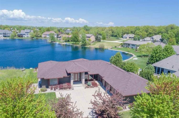 Crown Pointe Cir, Suamico, WI 54173