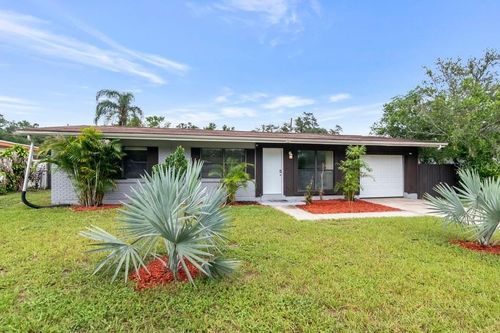 8709 N Renfrew Pl, TAMPA, FL, 33604-2313 | Card Image