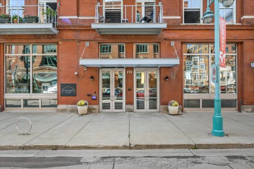191 N Broadway, Milwaukee, WI, 53202-6030 | Card Image