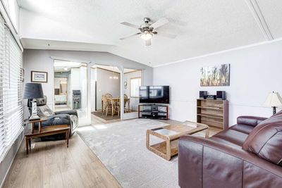 117 - 99 Arbour Lake Rd Nw, Home with 3 bedrooms, 2 bathrooms and 2 parking in Calgary AB | Image 1