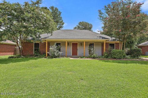 110 Oak Grove Dr, Brandon, MS, 39047-7405 | Card Image