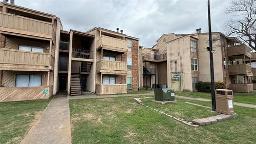 1046-8110 Skillman St, Dallas, TX, 75231-2841 | Card Image
