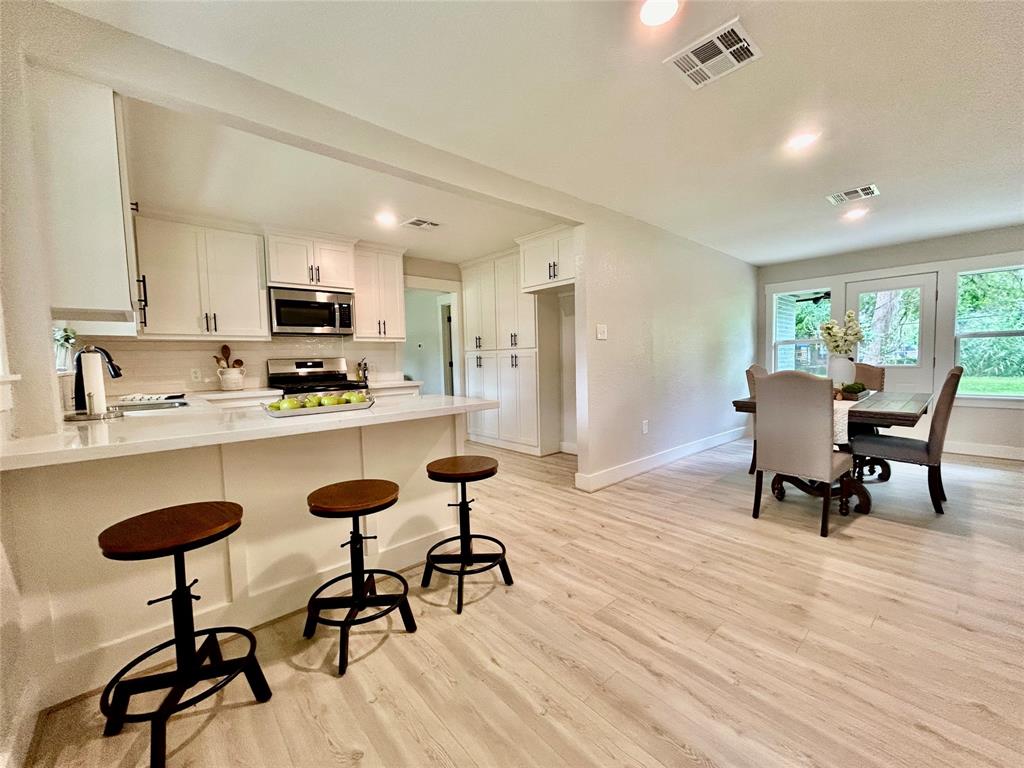 Magnolia St, Lake Jackson, TX 77566
