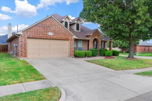 7715 White Fawn Road, Arlington, TX, 76002 | Card Image