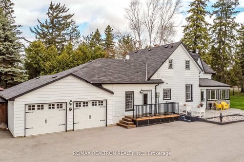 5872 Yonge St, Churchill, ON, L0L1K0 | Card Image