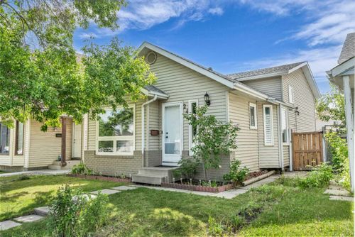 24 Erin Green Mews Se, Calgary, AB, T2B3C3 | Card Image