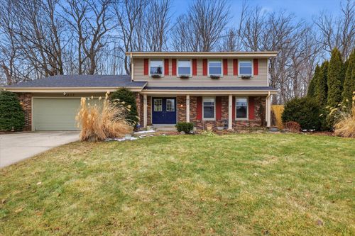 4615 S Camrose Ave, New Berlin, WI, 53151-6762 | Card Image