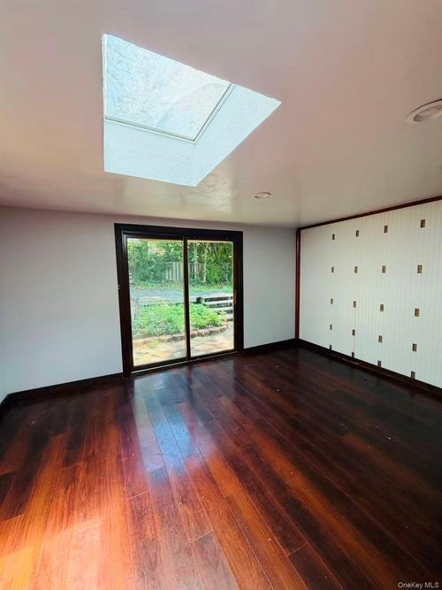 125 Baker Hill Road, North Hempstead, NY, 11023 | Card Image