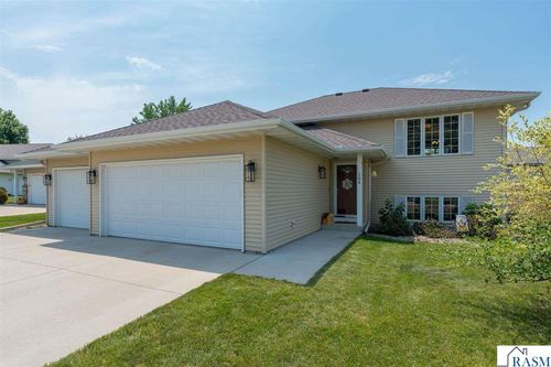 104 Bunker Court, Mankato, MN, 56001 | Card Image