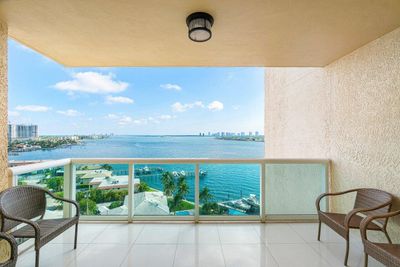 1103 - 2650 Lake Shore Drive, Condo with 2 bedrooms, 3 bathrooms and null parking in Riviera Beach FL | Image 2