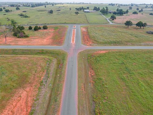 l1b4-8372 Autumn Blaze Dr, Blanchard, OK, 73010-4061 | Card Image