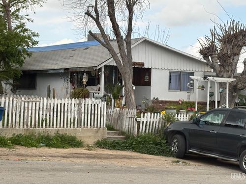 519 Rose Ave, Taft, CA, 93268-4129 | Card Image