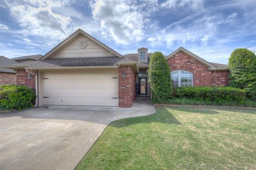 10300 97th Ct, Owasso, OK, 74055-6797 | Card Image