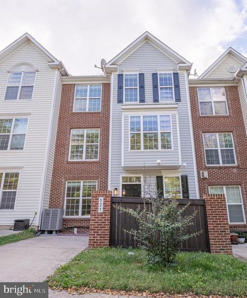 121 Whiskey Creek Cir, FREDERICK, MD, 21702-6214 | Card Image