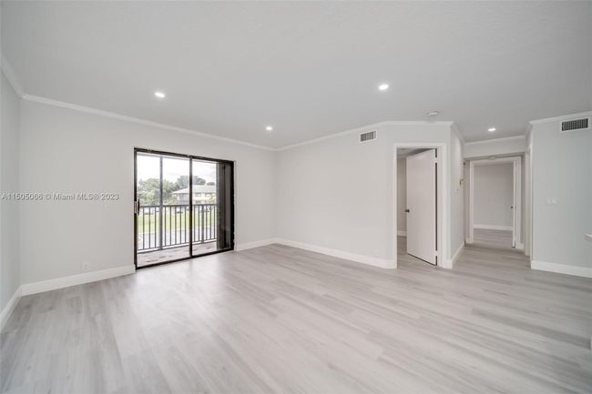 APT-211 - 677 Trace Cir, Condo with 2 bedrooms, 2 bathrooms and null parking in Deerfield Beach FL | Image 4