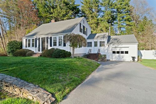 63 Reed St, Hanson, MA, 02341-1915 | Card Image