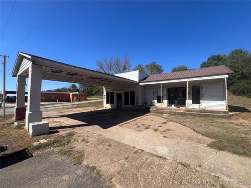 2429 Main St, Mccurtain, OK, 74944 | Card Image