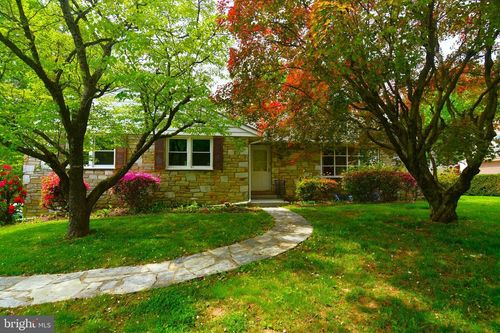 800 Bluebell Rd, WARMINSTER, PA, 18974-5508 | Card Image